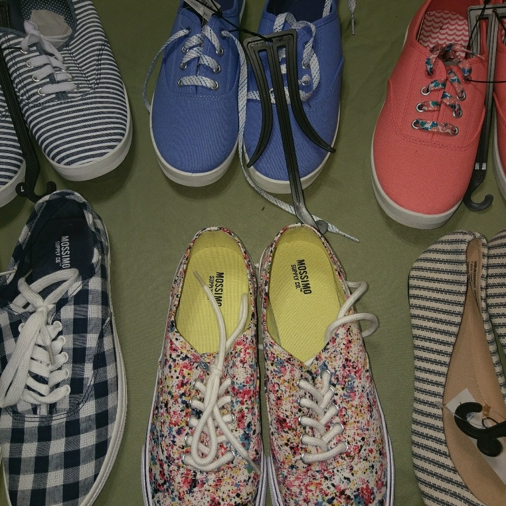 NWT! Lot of 6 prs of Tennis Shoes (Sz7)